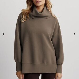 NWT Varley Milton Sweatshirt (Small)